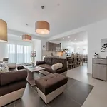 Classic Four Bedroom With Sea View And Private Pool 3 别墅 Debeljak