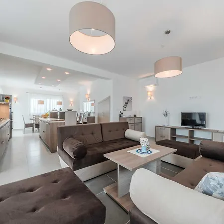 Classic Four Bedroom With Sea View And Private Pool 3 Vila Debeljak