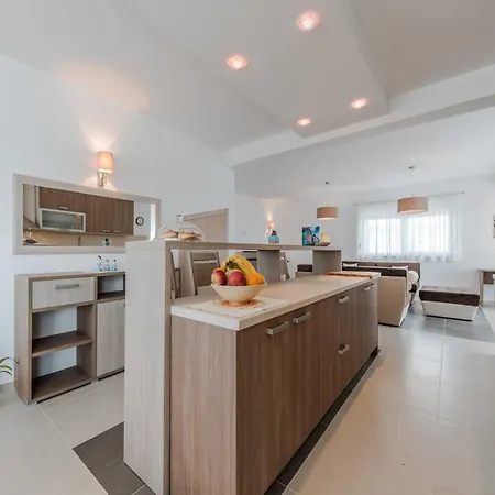 Classic Four Bedroom With Sea View And Private Pool 3