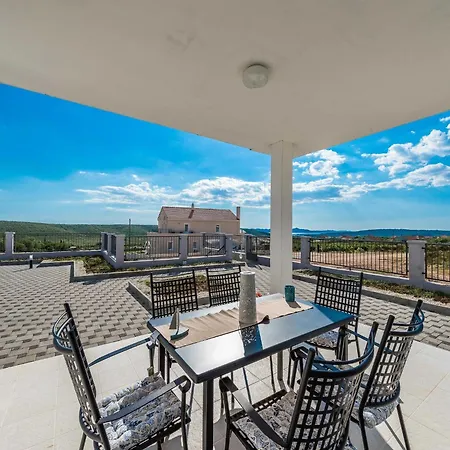 Vila Classic Four Bedroom With Sea View And Private Pool 3 *