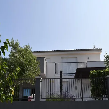 Classic Four Bedroom With Sea View And Private Pool 3 Podvrsje