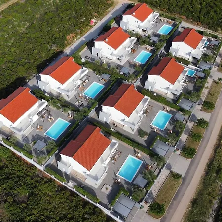 Classic Four Bedroom With Sea View And Private Pool 3 Villa Debeljak