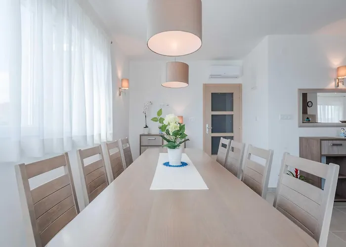 וילה Classic Four Bedroom With Sea View And Private Pool 3 *