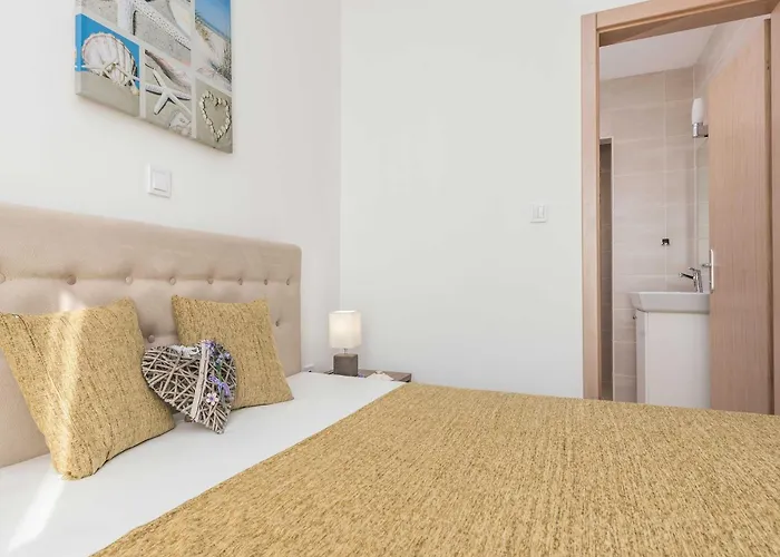 וילה Classic Four Bedroom With Sea View And Private Pool 3