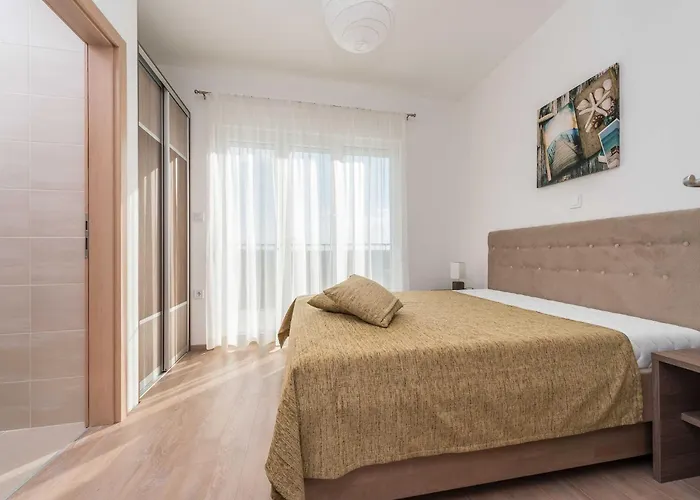 Classic Four Bedroom With Sea View And Private Pool 3 וילה *