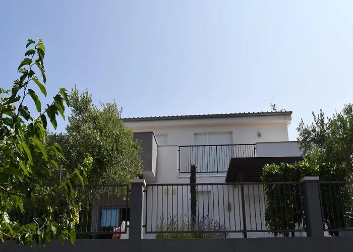 Classic Four Bedroom With Sea View And Private Pool 3 Debeljak