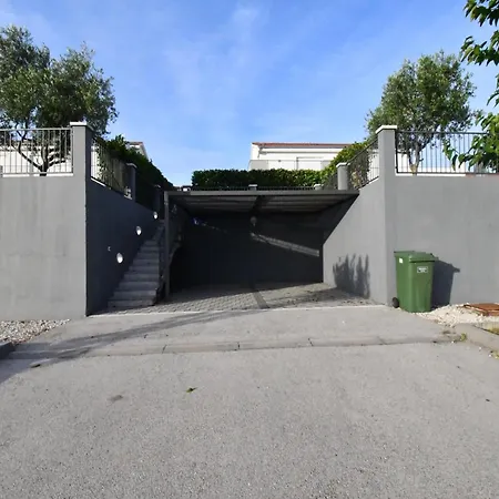 Classic Four Bedroom With Sea View And Private Pool 3 Вилла *