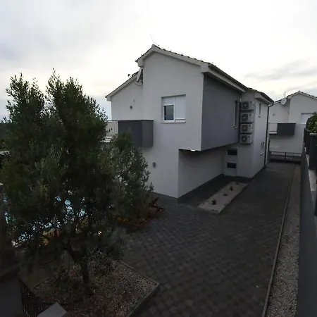 Classic Four Bedroom With Sea View And Private Pool 3 Debeljak