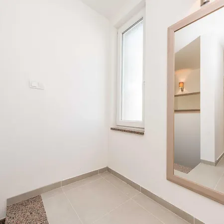 Classic Four Bedroom With Sea View And Private Pool 3 * Debeljak