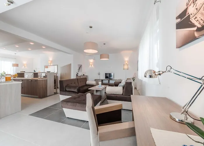 Classic Four Bedroom With Sea View And Private Pool 3 *