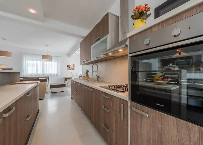 Вилла Classic Four Bedroom With Sea View And Private Pool 3