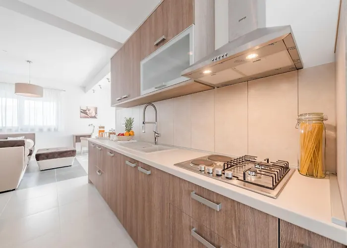 Вилла Classic Four Bedroom With Sea View And Private Pool 3 Debeljak