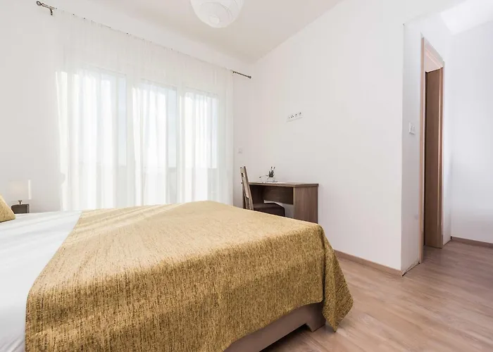 Classic Four Bedroom With Sea View And Private Pool 3 Debeljak