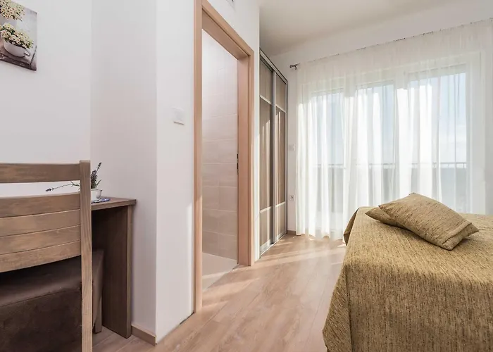 Classic Four Bedroom With Sea View And Private Pool 3 Debeljak