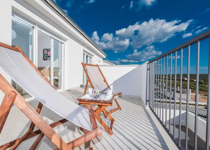 Classic Four Bedroom With Sea View And Private Pool 3 Debeljak