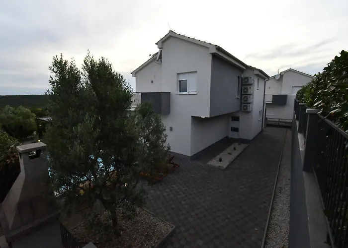 Classic Four Bedroom With Sea View And Private Pool 3 Debeljak