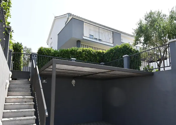 Classic Four Bedroom With Sea View And Private Pool 3 *