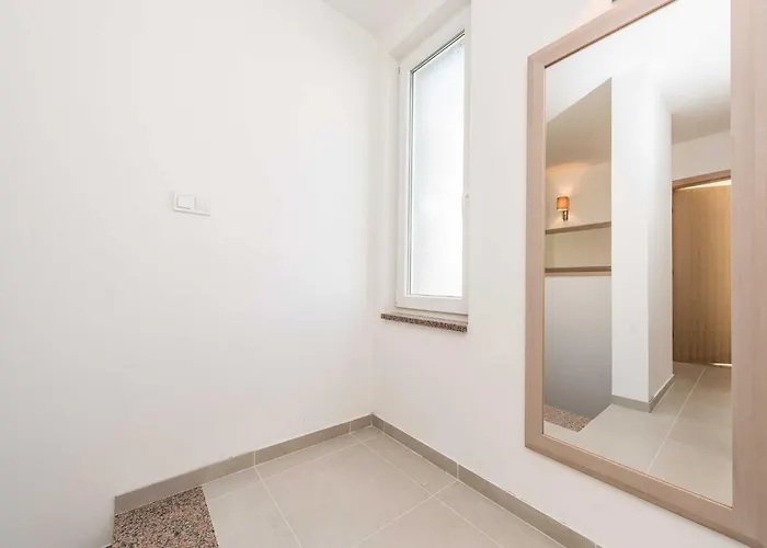 Classic Four Bedroom With Sea View And Private Pool 3 * Debeljak