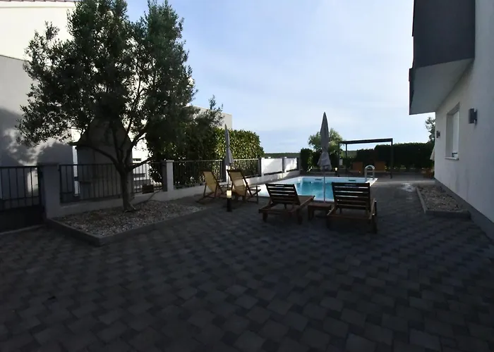 فيلة Classic Four Bedroom With Sea View And Private Pool 3 Debeljak